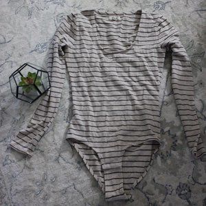 Long-sleeved beige and black Madewell Bodysuit